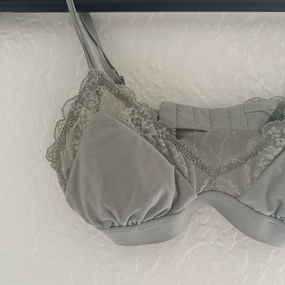 Gilly Hicks Bralette Bundle - Picture 5 of 6